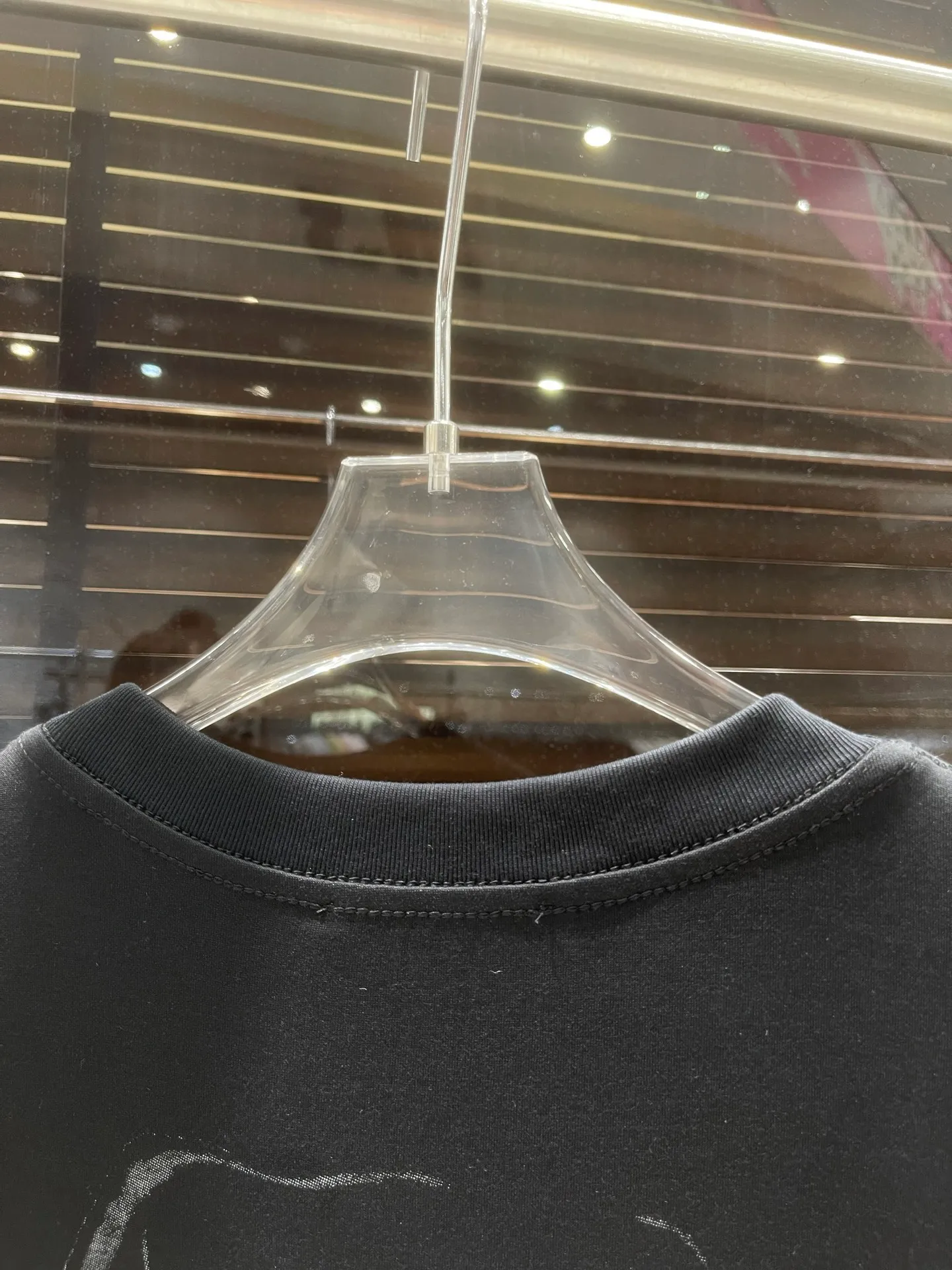 T ， ， 。 White（ + ） Black（ + ） 。 Same Style :White Black Sizes:M~3XL :6035